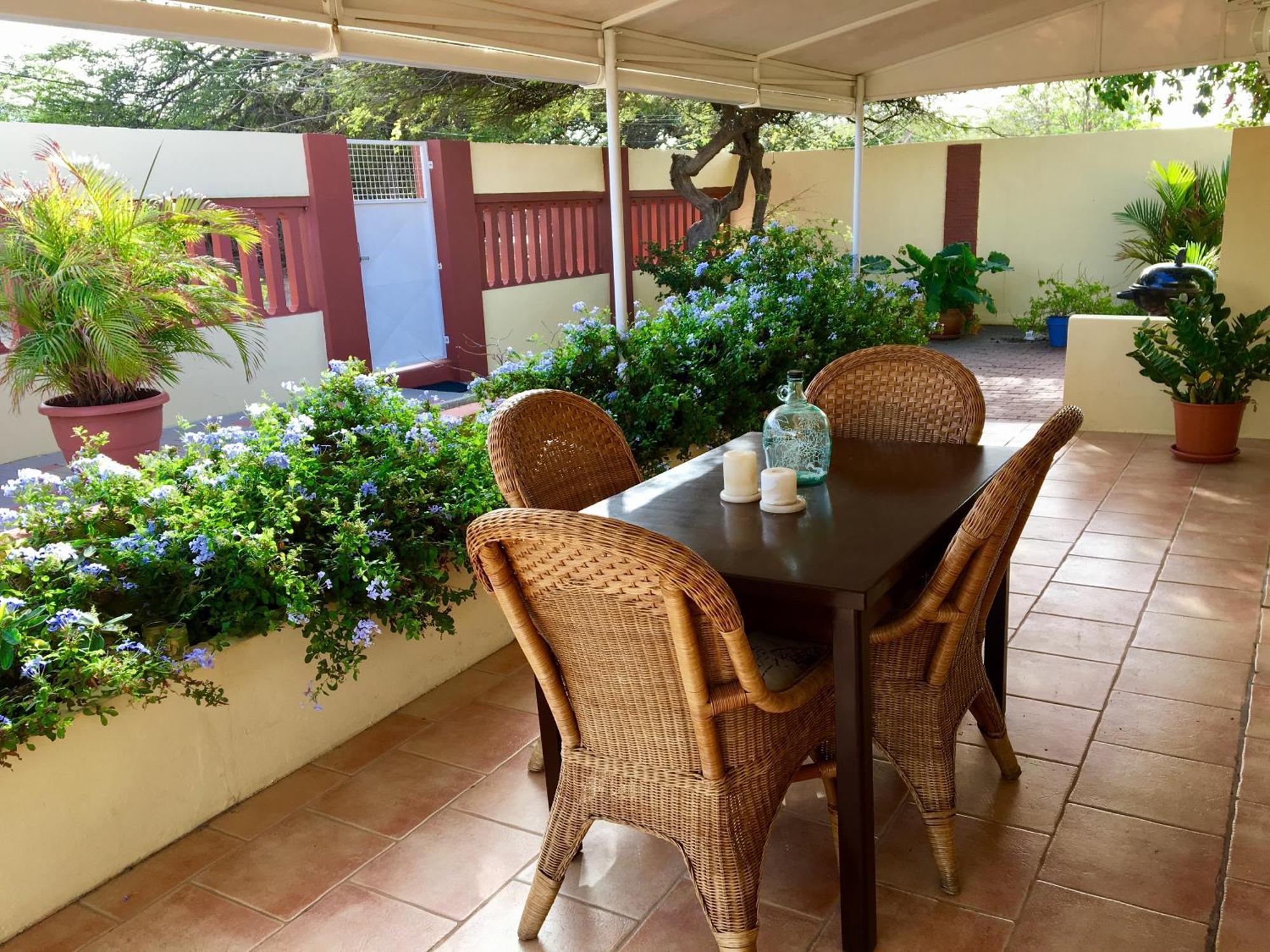 Bubali Gardens By Kamerlingh Villa Noord Exterior photo